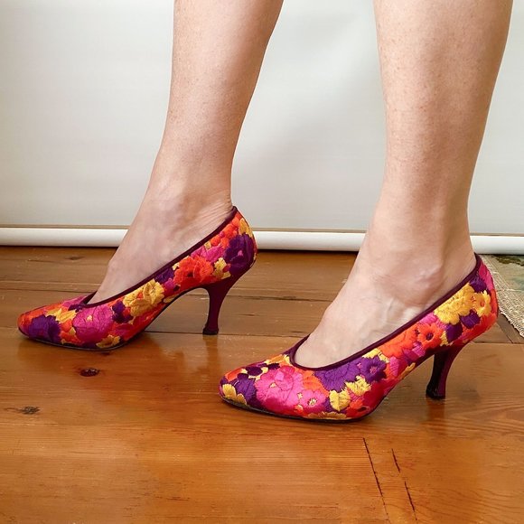 Vintage Valentino floral pumps - Picture 1 of 12